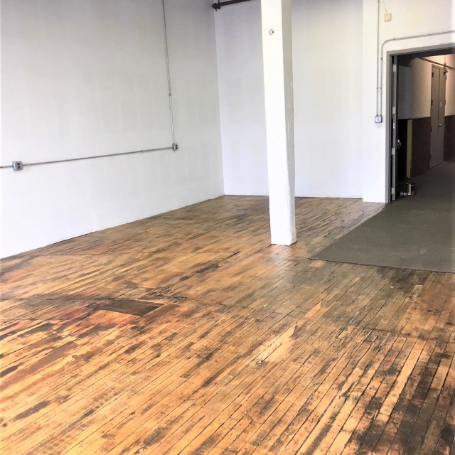 Floor Back to Right