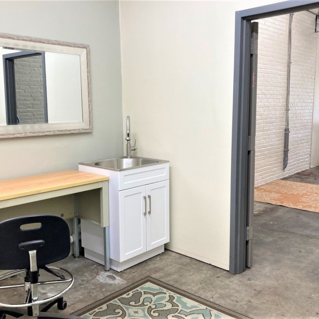 #300 - Desk & Water Source